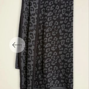 EUC Barefoot Dreams blanket